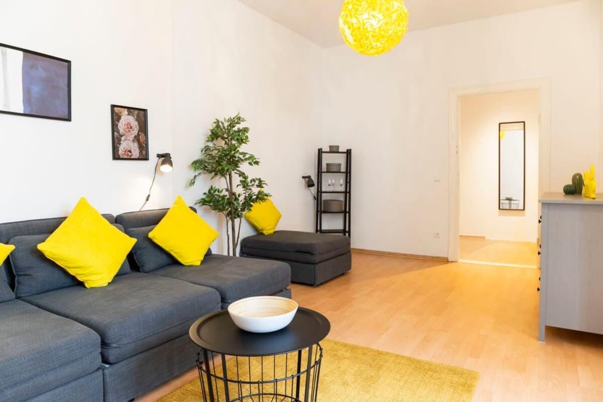 Spacious Family Apartment At Mauerpark Plus Selfcheckin Berlín Exterior foto